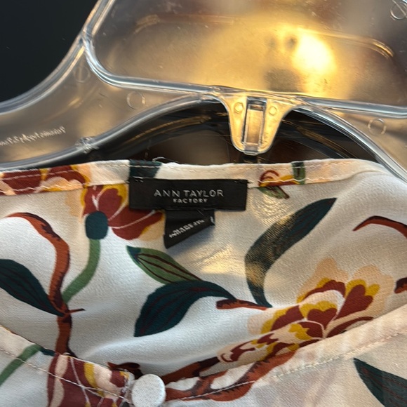 Ann Taylor Cream Ruffled Long Sleeve Blouse - Picture 2 of 8